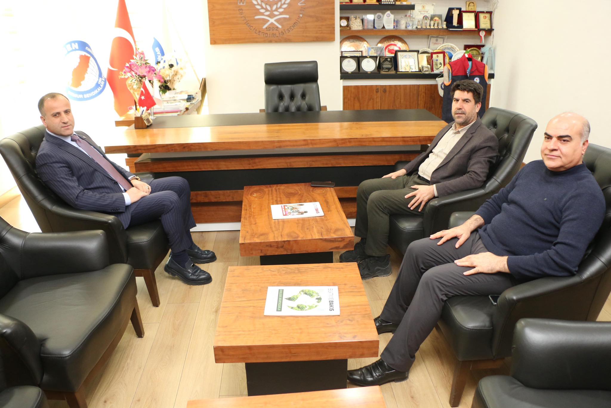 İl Müdürümüz Fatih YILMAZ, Memur-Sen Şanlıurfa Şube Başkanlığını Ziyaret Etti.