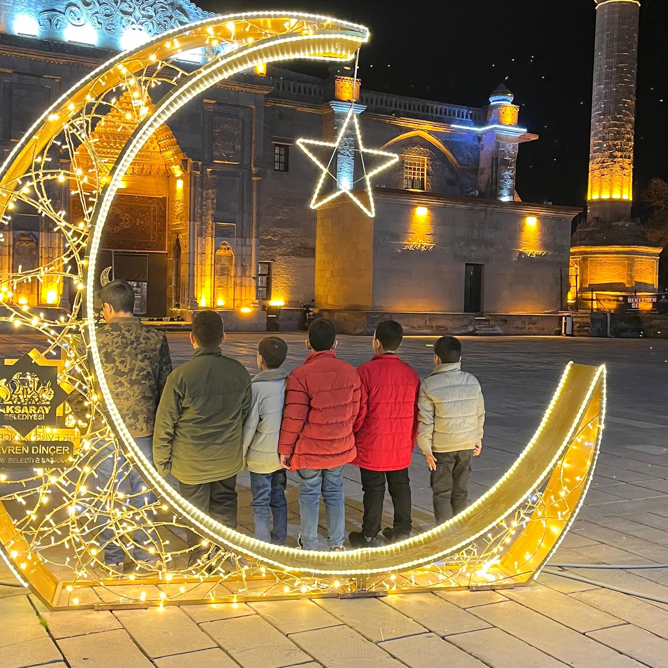 Gönülleri Buluşturan Dede–Torun İftar Sofrası 