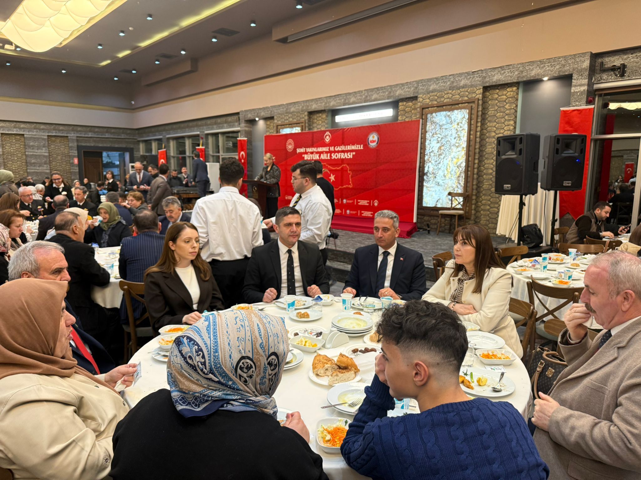 Şehit Yakınları ve Gazi Ailelerimiz Onuruna İftar Programı Düzenlendi