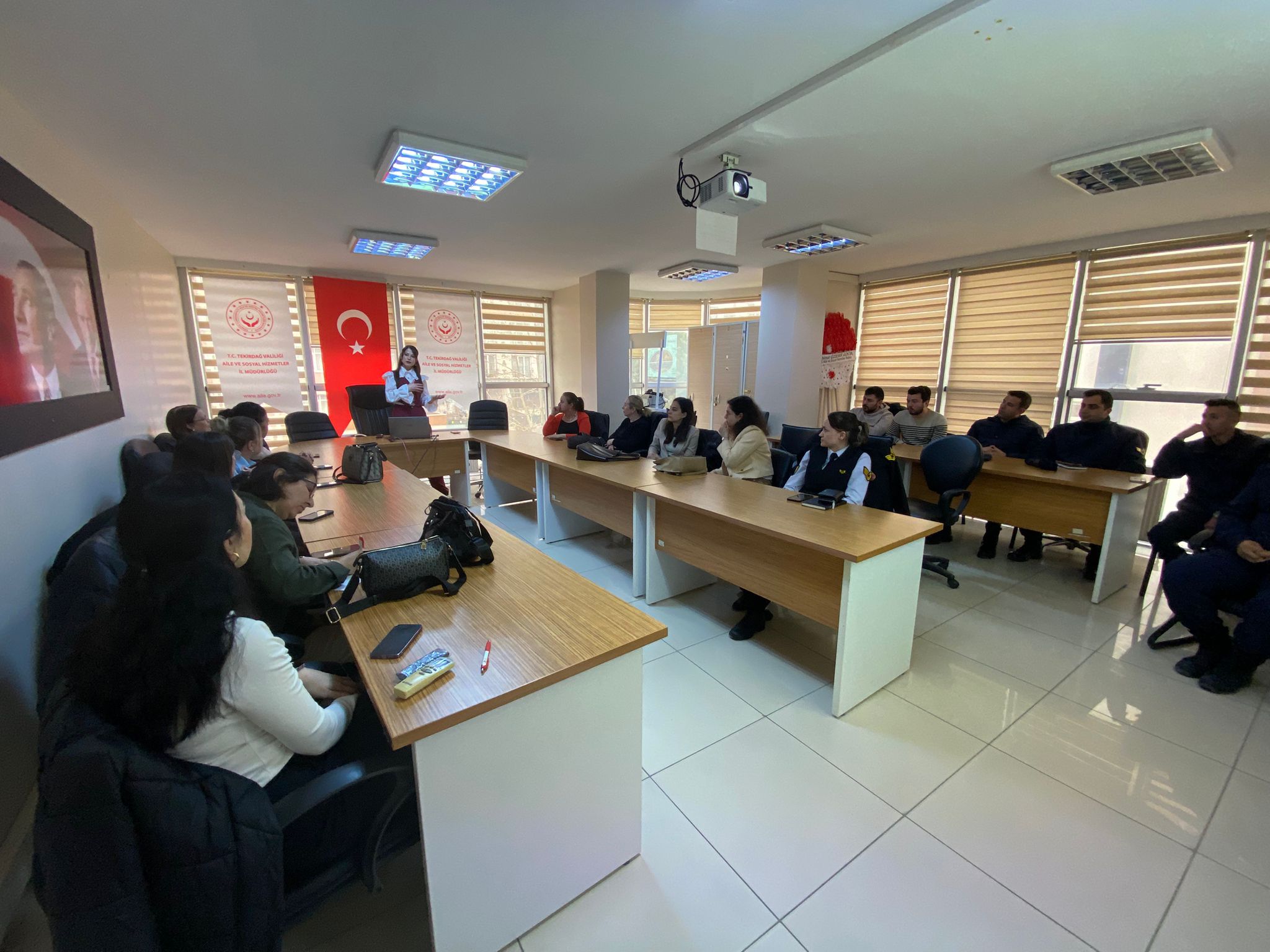 Geçici Koruyucu Aile Hizmet Modeli Bilgilendirme Toplantısı Düzenlendi