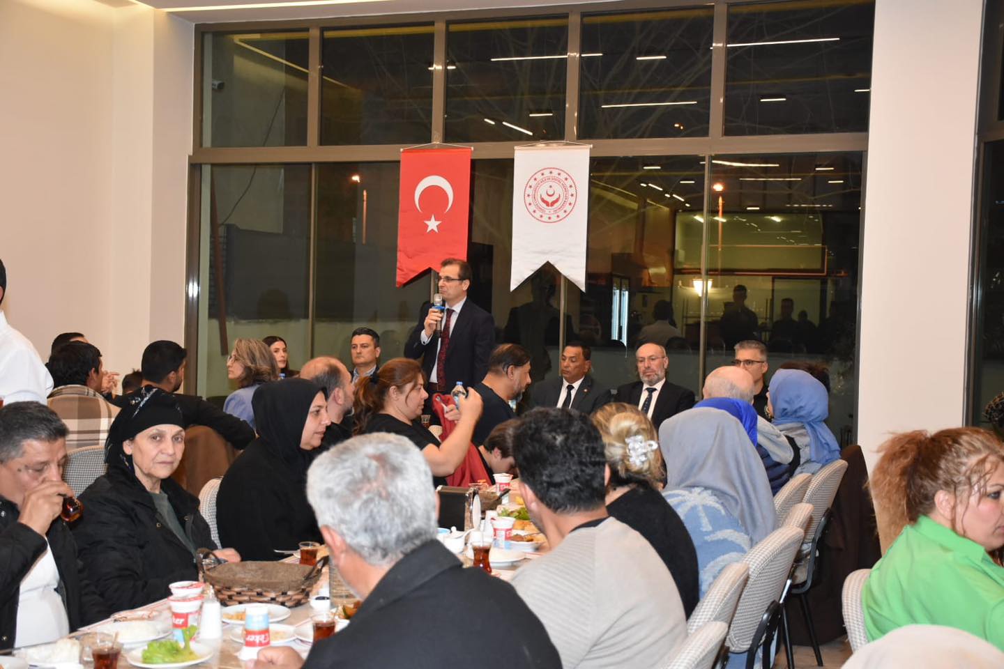 Salihli’de Gönül Sofrası: Roman Vatandaşlarımızla İftar Buluşması