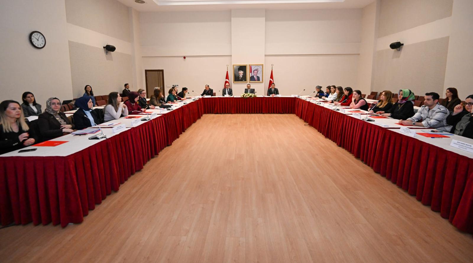Kadına Yönelik Şiddetle Mücadele İl Eylem Planı Hazırlık Çalıştayı Valimiz İlhami Aktaş Başkanlığında Gerçekleşti