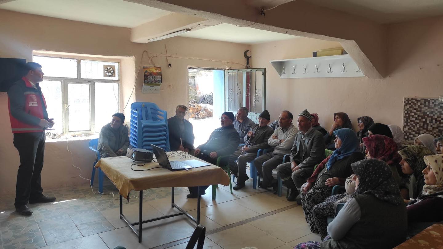 Demirci'de Vatandaşlara Yönelik Sağlıklı Yaşam Eğitimi Gerçekleştirildi