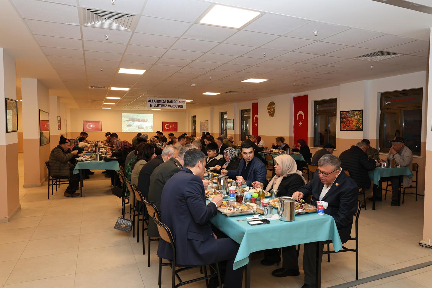 Alaşehir’de Şehit Aileleri ve Gazilerimiz Onuruna İftar Programı Düzenlendi