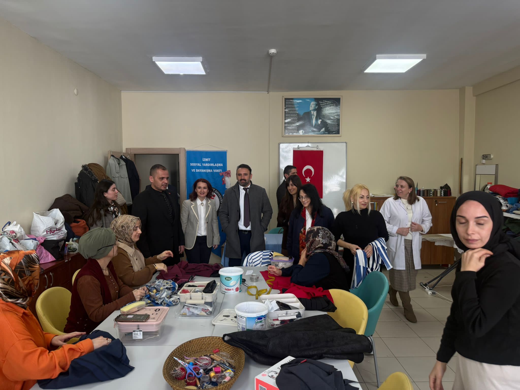 Bakanlık Başkanları Zeynep KILIÇ ve Ali ÜSTÜNYER, Kocaeli Sosyal Dayanışma Merkezini Ziyaret Etti