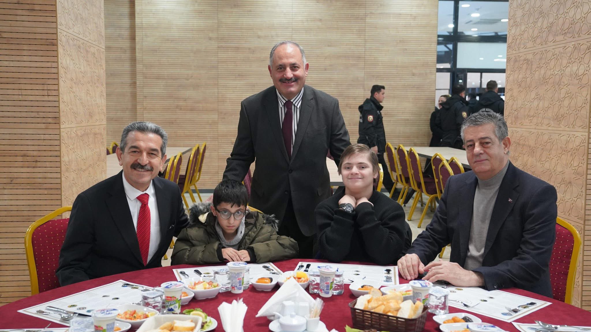 Özel Gereksinimli Bireylerle Anlamlı İftar Buluşması