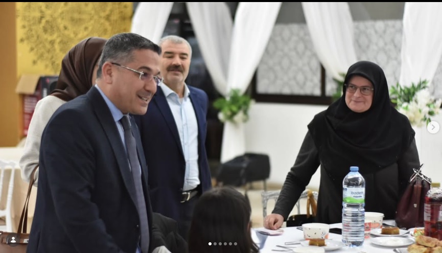 Çocuk Evleri Koordinasyon Merkezi Müdürlüğümüze bağlı evlerde kalan çocuklarımız ve değerli mesai arkadaşlarımızla iftar sofrasında bir araya gelindik.