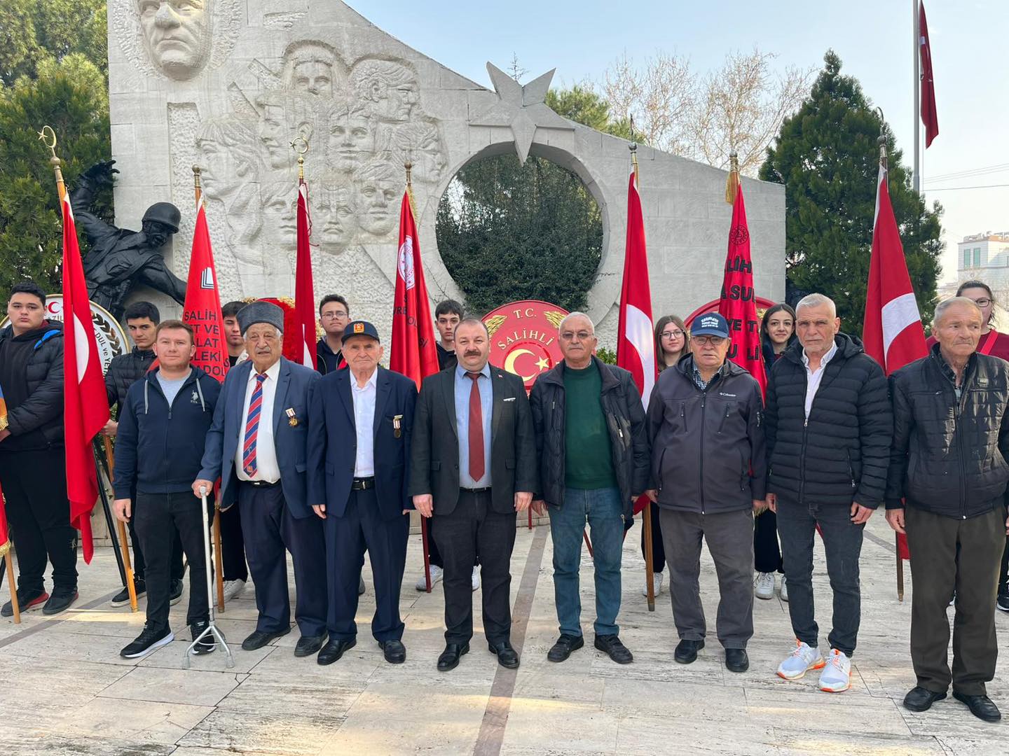 Salihli’de 18 Mart’ta Şehitler ve Gaziler Anıldı