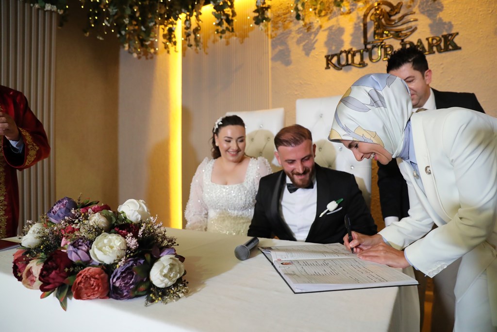 Aile ve Gençlik Fonu'ndan genç çiftlere sağlanan destek 10 milyar lirayı aştı