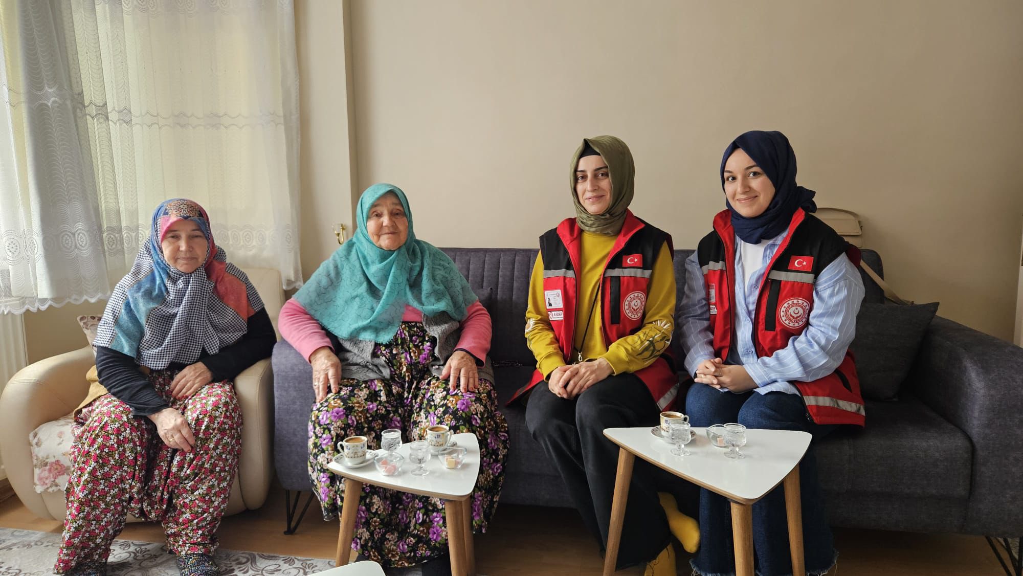 Gemlik’te Bayramlaşma: Kimse Tek Başına Değil, Herkesle Bir Aradayız