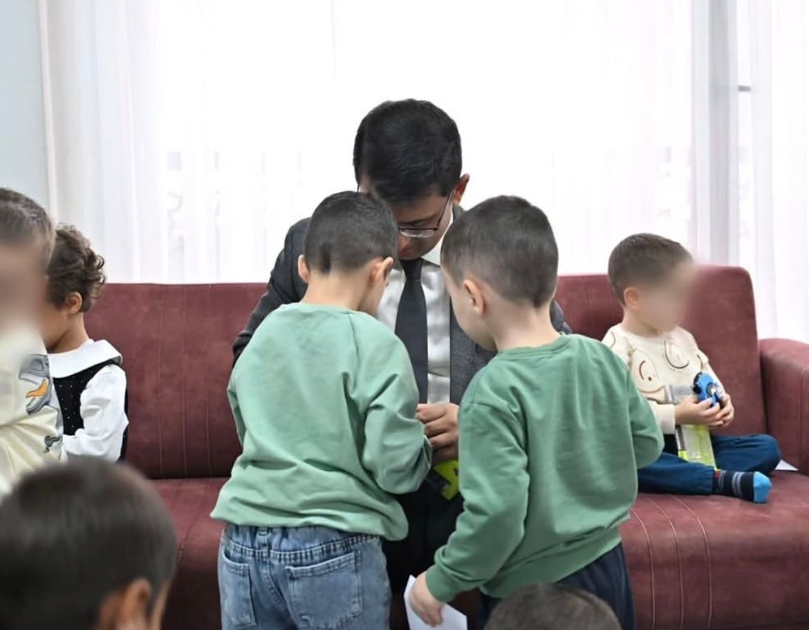 Yüreklerde Umut, Yüzlerde Tebessüm: Sevgi Evleri Bayramlaştı