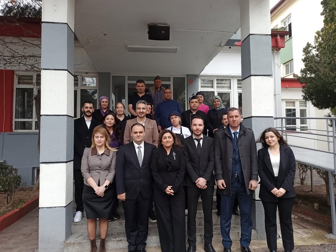 İl Müdürümüz Sayın Emine BÖÇKÜN, Bayramda Kuruluşlarımızda Görev Yapan Çalışma Arkadaşlarımızı Ziyaret Ederek Bayramlaştı