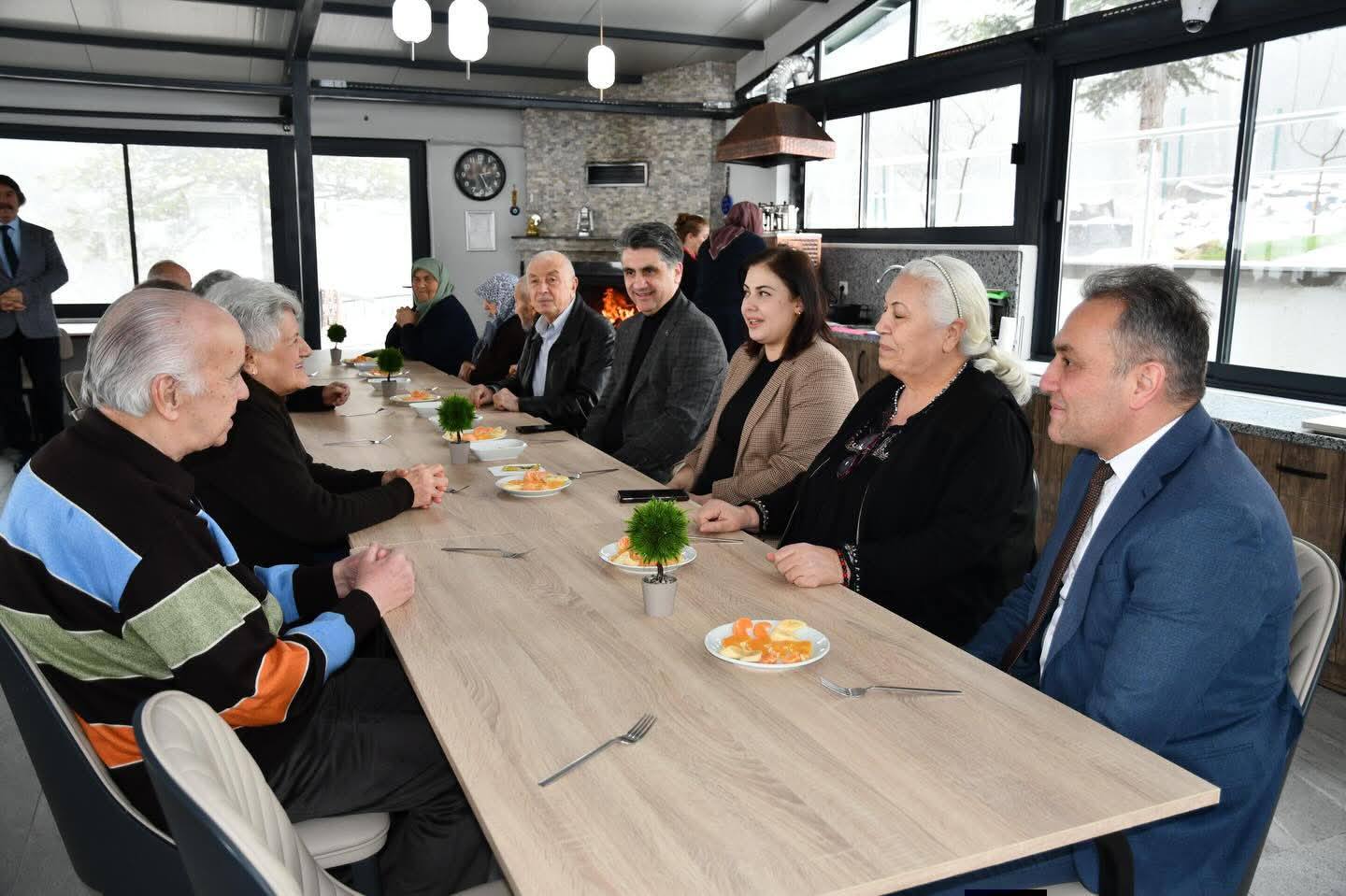 Büyüklerimizle Bayram Sevinci Paylaşıldı