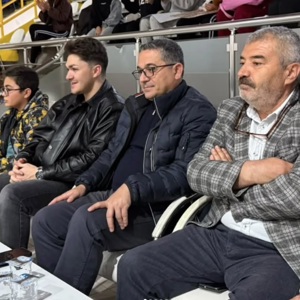 8. Voleybol Turnuvası Kapsamında Çocuklarımız Sahaya Çıktı - fotoğraf 2