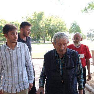 Kuşaklararası Buluşma: “İyilik Var” Projesiyle Gençler ve Büyükler Atatürk Parkı’nda Yürüdü - fotoğraf 2