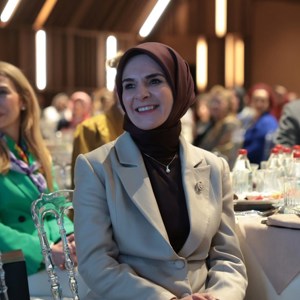Bakanımız Göktaş, "Güçlü Türkiye'nin Güçlü Kadınları Zirvesi" iftar programına katıldı - fotoğraf 5