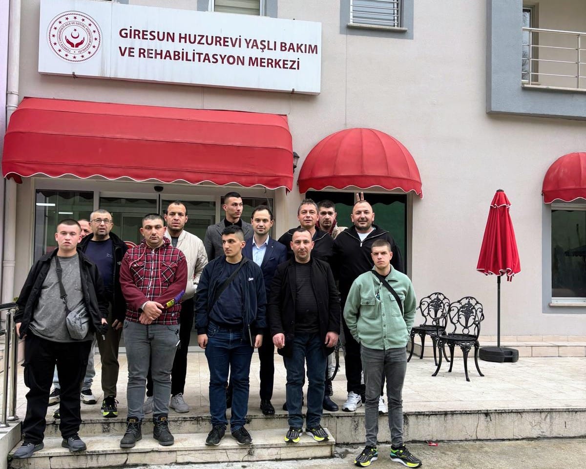 Özel Gereksinimli Bireylerimiz Huzurevimizdeki Büyüklerimizle Bayramlaştı.