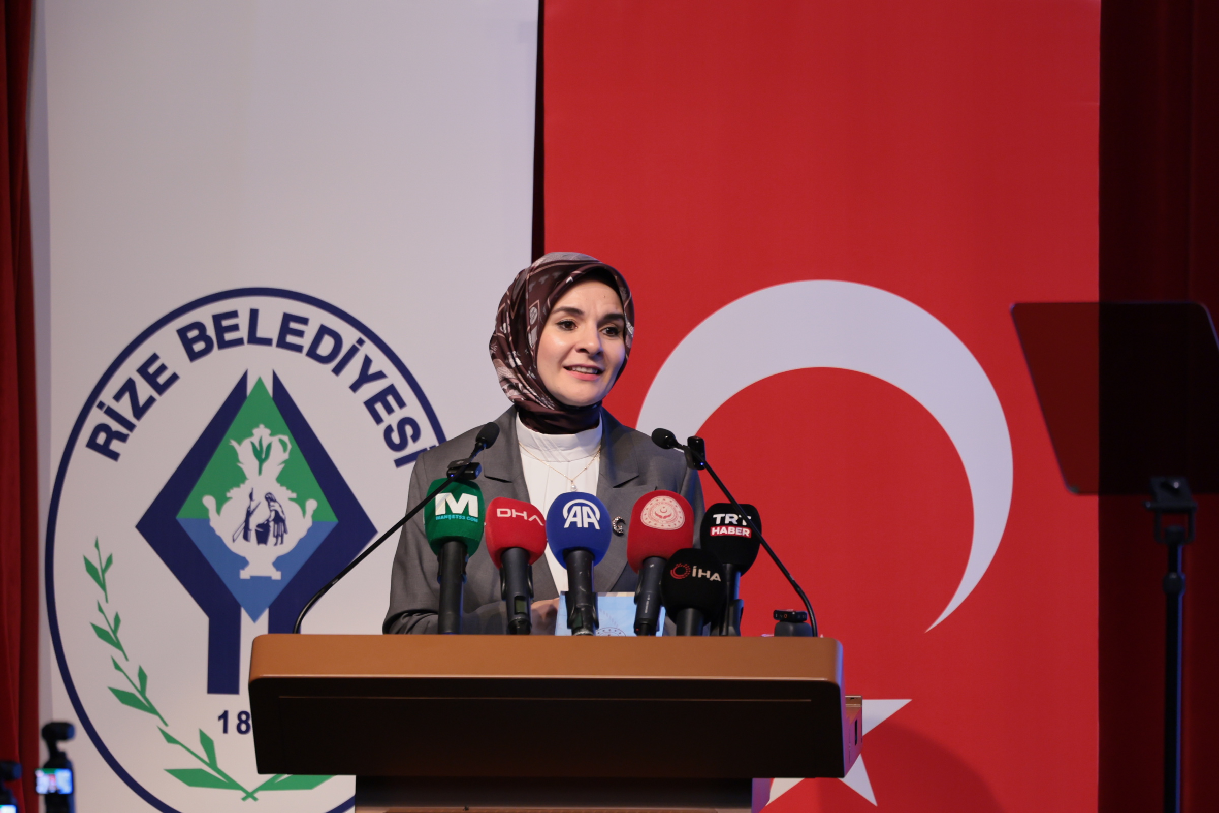 Bakanımız Göktaş, "Kökler ve Kanatlar Aile Paneli"nde konuştu