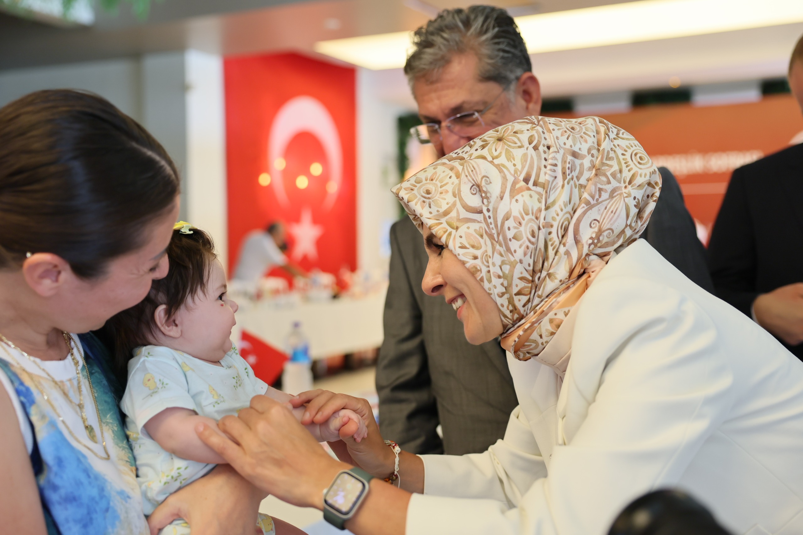 Mart ayı doğum yardımı ödemeleri hesaplara yatırıldı