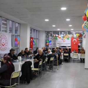 Ramazanın Bereketi Paylaşıldı: Gönüllü Palyaçolardan Anlamlı İftar Programı - fotoğraf 8
