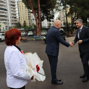 Ramazan Bayramı’nda Sıcak Buluşma: Valimiz ve Eşi Huzurevinde - fotoğraf 2