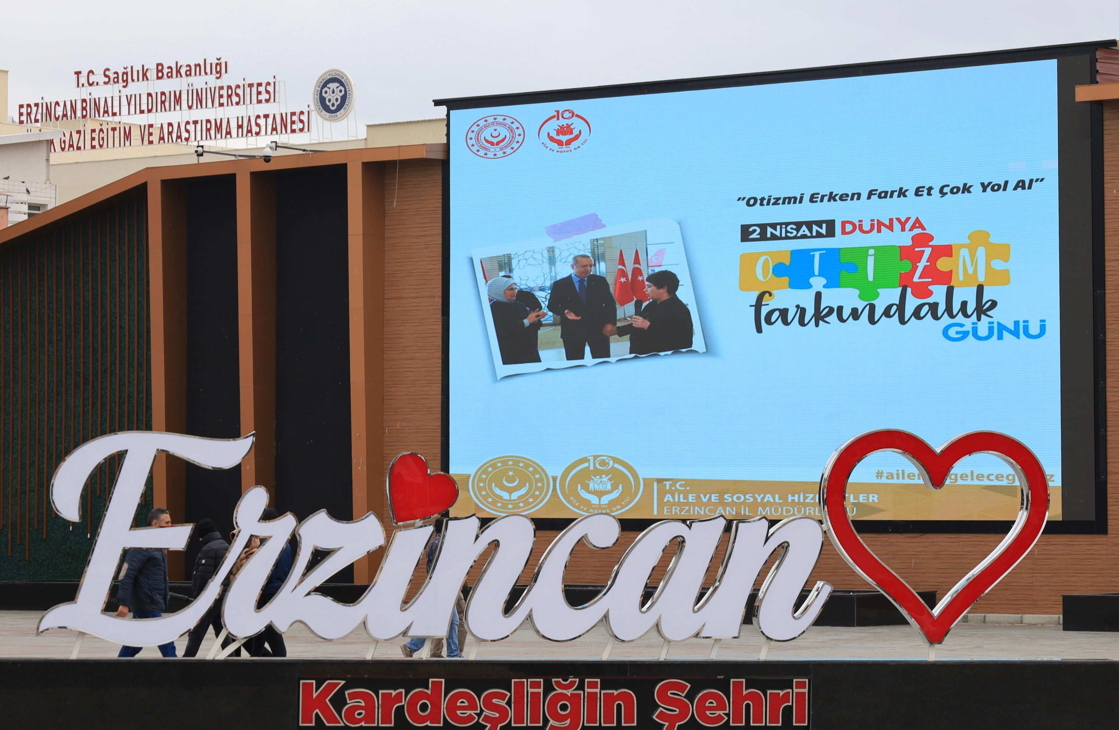 2 Nisan Dünya Otizm Farkındalık Gününde Erzincan’ımızdaki dijital platformlarda otizme dikkat çekiyor, farkındalığı birlikte büyütüyoruz.