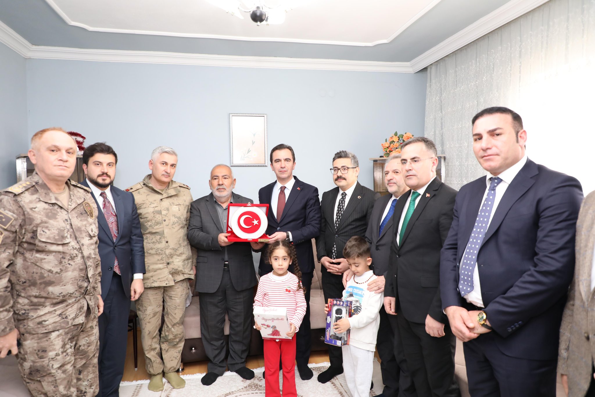 Valimiz Sayın Ahmet Karakaya, Şehit Er Kemal Dursun’un kıymetli ailesini ziyaret etti