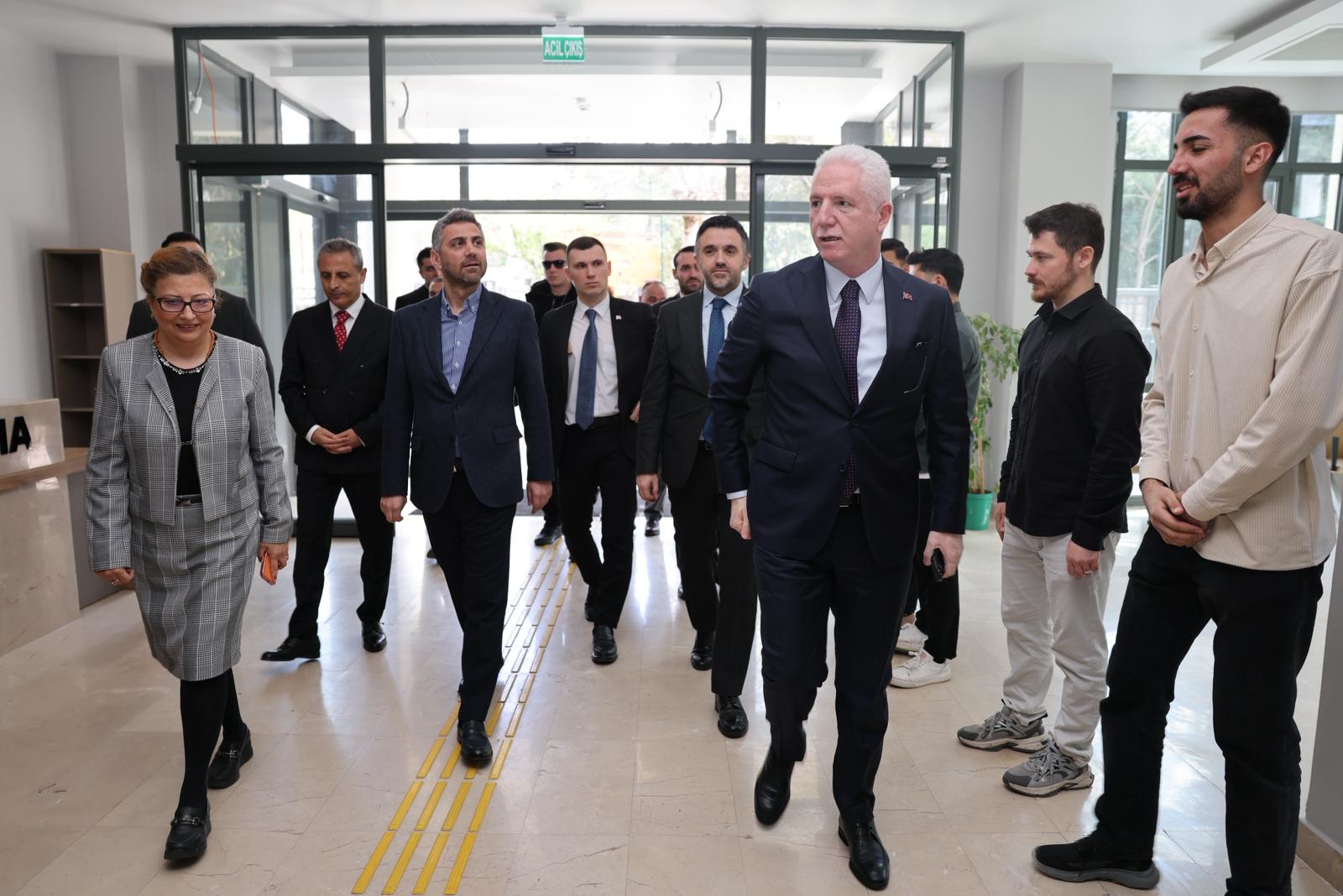 Valimiz Sn. Davut Gül’ün Katılımıyla Göztepe Semiha Şakir Huzurevi’nde İncelemelerde Bulunulmuştur