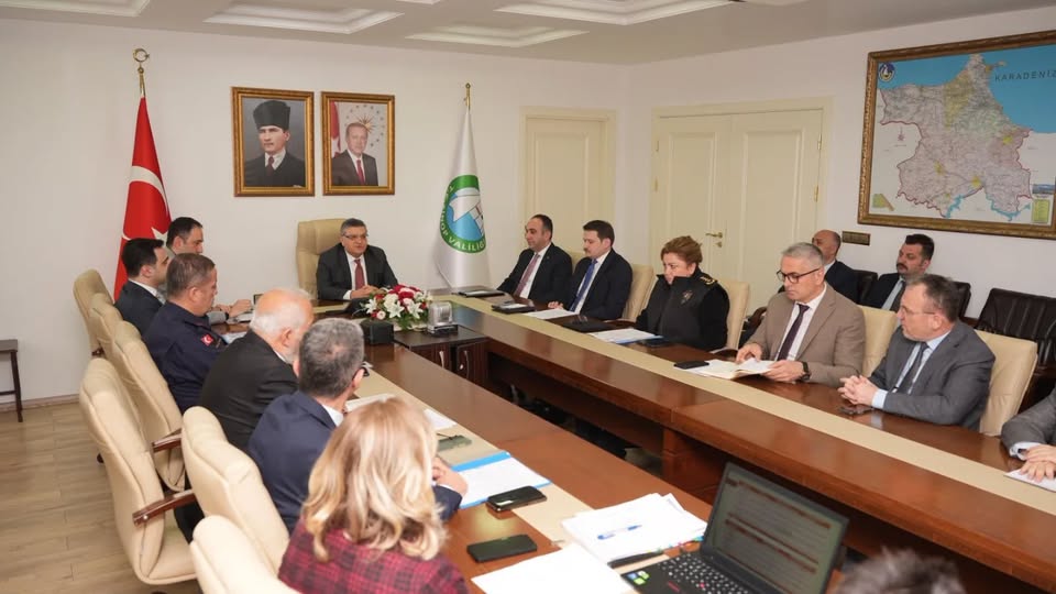 Sinop Valiliğinde Çocuk Koruma Kanunu Kapsamında Değerlendirme Toplantısı Gerçekleştirildi