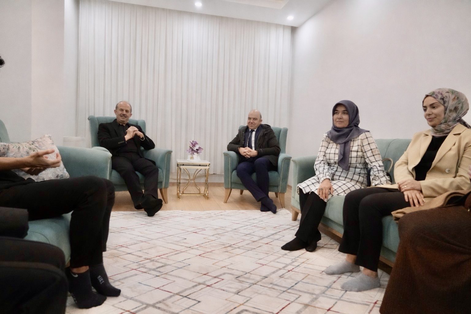 Valimizden Şehit Ailesine Anlamlı Ziyaret