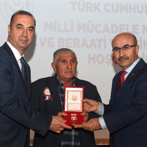 KKTC Milli Mücadele Madalyası ve Beratı Tevcih Töreni Gerçekleştirildi - fotoğraf 11
