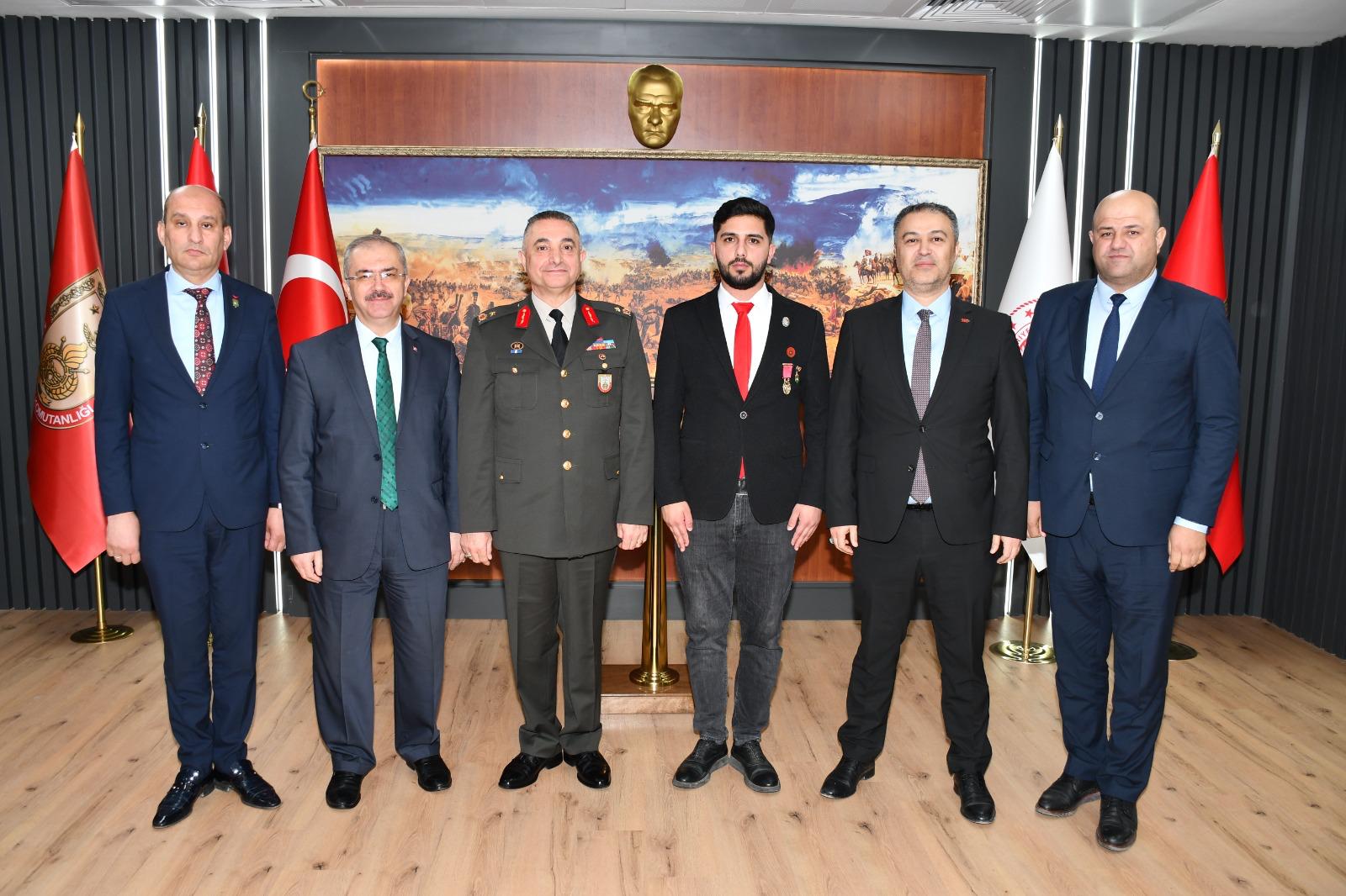 Gazi Rozeti Tevcih Töreni