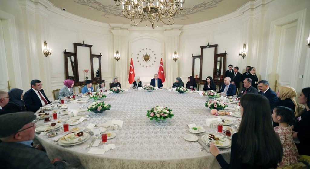 Cumhurbaşkanı Erdoğan ve Bakanımız Göktaş Şehit Aileleri İle İftar Programı'na katıldı