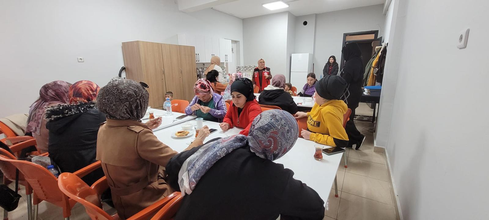 Dinar Sosyal Hizmet Merkezimiz Aile Destek Merkezi (ADEM) kursiyerlerine Aile İçi İletişim Semineri Düzenledi