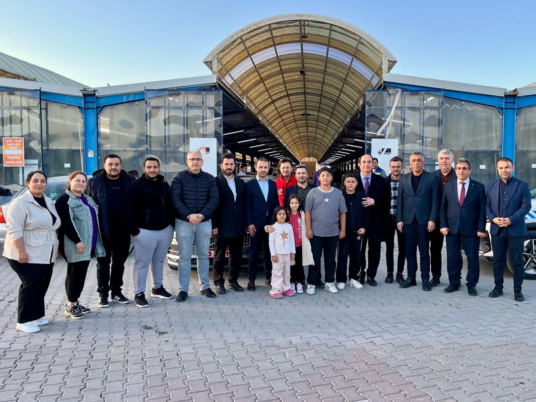 Gönen Kaymakamımız Sayın Ahmet ALTINTAŞ'ın Katılımlarıyla Roman Vatandaşlarımıza Yönelik Yemek Programı Düzenlendi