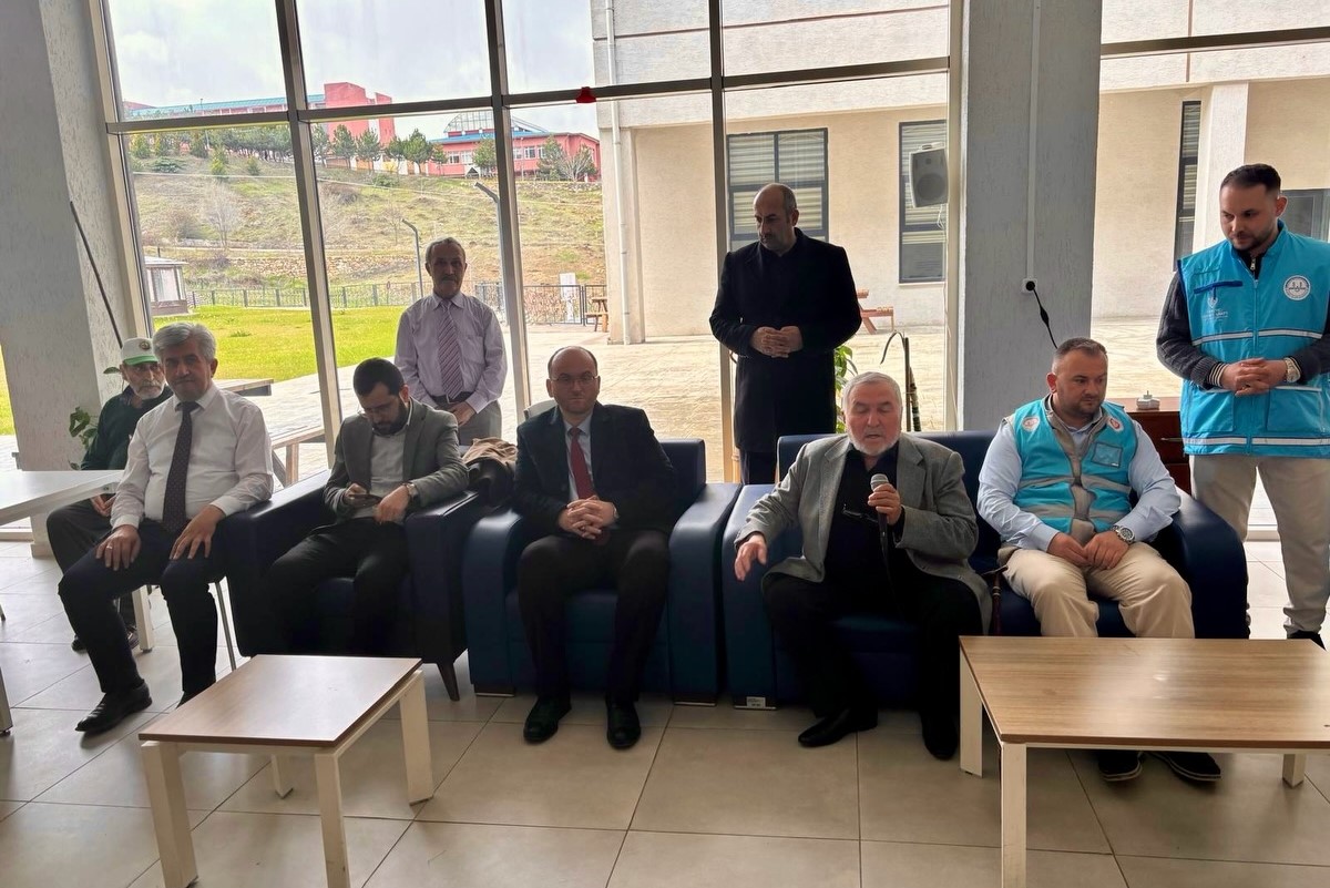  Güldal Akşit Huzurevimizde Gönül Köprüleri Kuruldu