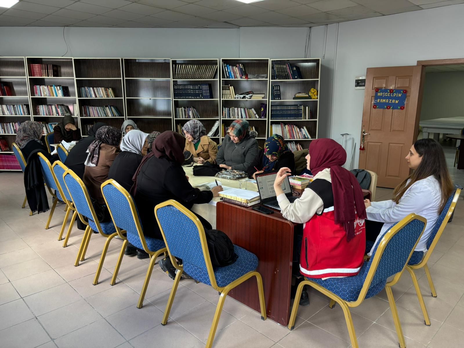 50 Yaş Üstü Kursiyerlere Sağlık Okuryazarlığı Eğitimi Verildi