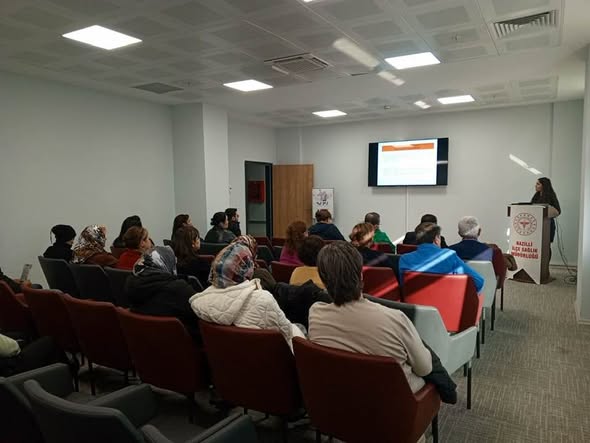 “Bir Çocuğun Hayatına Dokunmak, Geleceğe Umut Olmaktır.” 💙