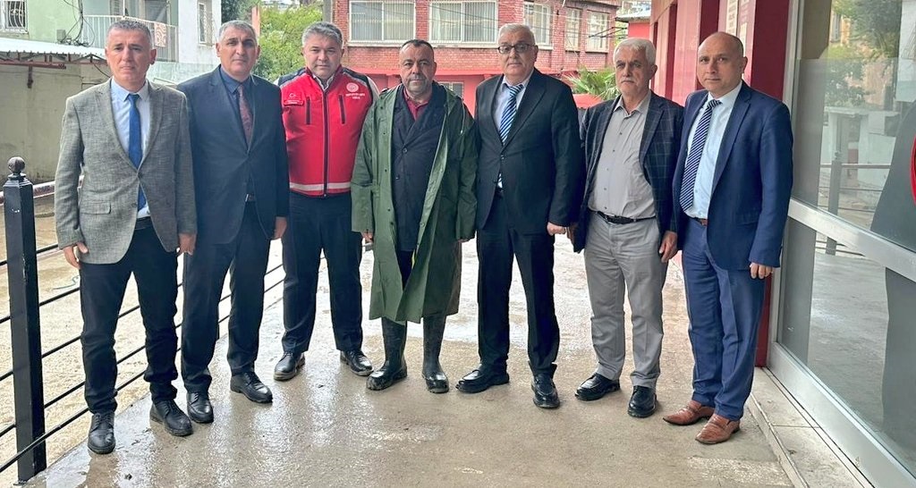 İl Müdürümüz Sayın Tolga Nacar, Çalışma ve İş Kurumu İl Müdürü Hacı Akkoyunlu ve Sosyal Güvenlik Kurumu İl Müdürü Soner Doğan ile birlikte Kadirli ilçesinde meydana gelen sel felaketinden etkilenen bölgelerde incelemelerde bulunmuştur.