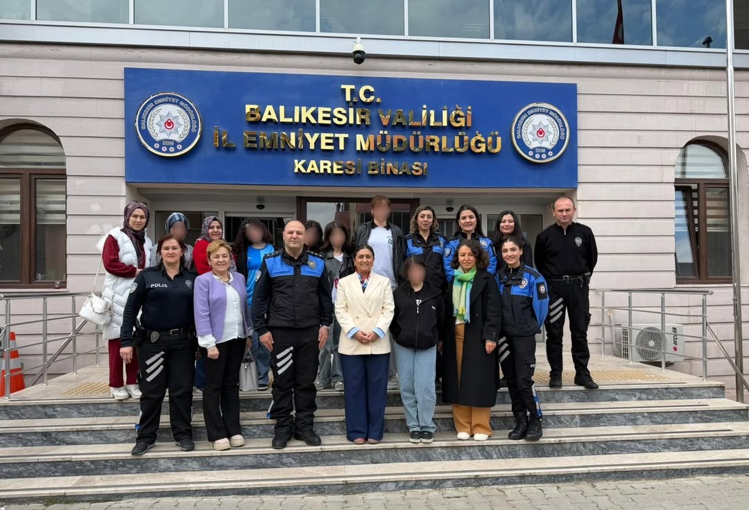 İl Müdürümüz Sayın Emine BÖÇKÜN ve Çocuklarımızdan, Türk Polis Teşkilatımızın 181. Kuruluş Yıl Dönümünde Ziyaret