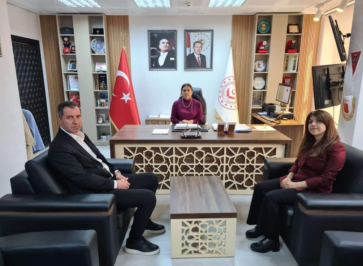 İl Müdürümüz Sayın Emine BÖÇKÜN, Doktor Öğretim Üyesi Deniz Aslı DOKUZCAN’ı Makamında Ağırladı