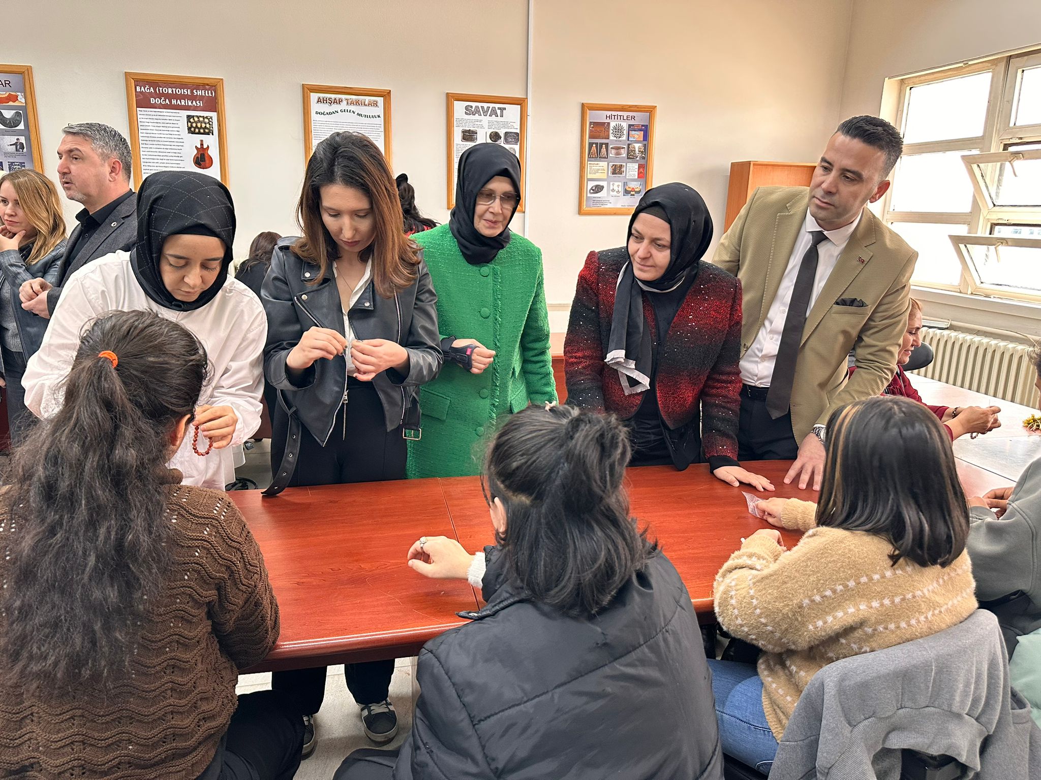 Çocuk Evleri Sitemizde “Bileklik Yapım Atölyesi” Etkinliği