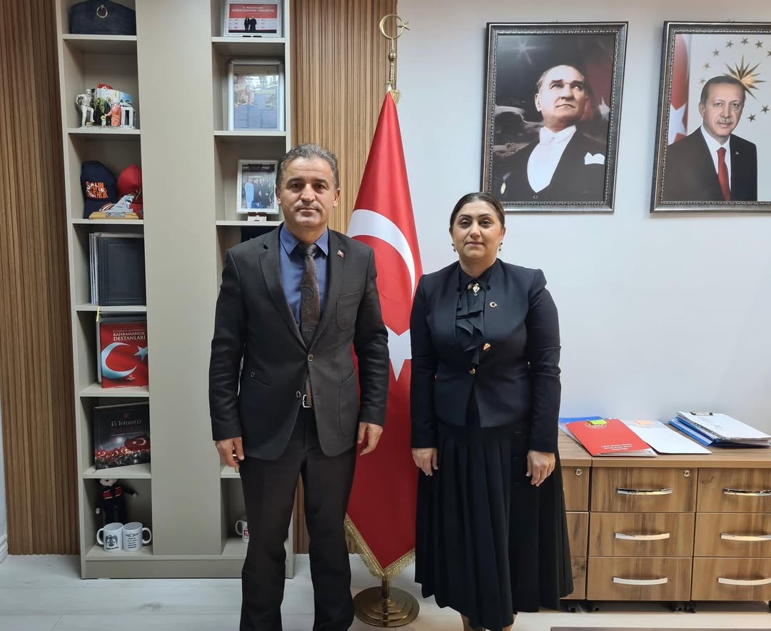 Bakanlığımız Sosyal Uyum Planı Daire Başkanı Sayın Nevzat ÖZER, İl Müdürümüz Sayın Emine BÖÇKÜN’ü Makamında Ziyaret Etti