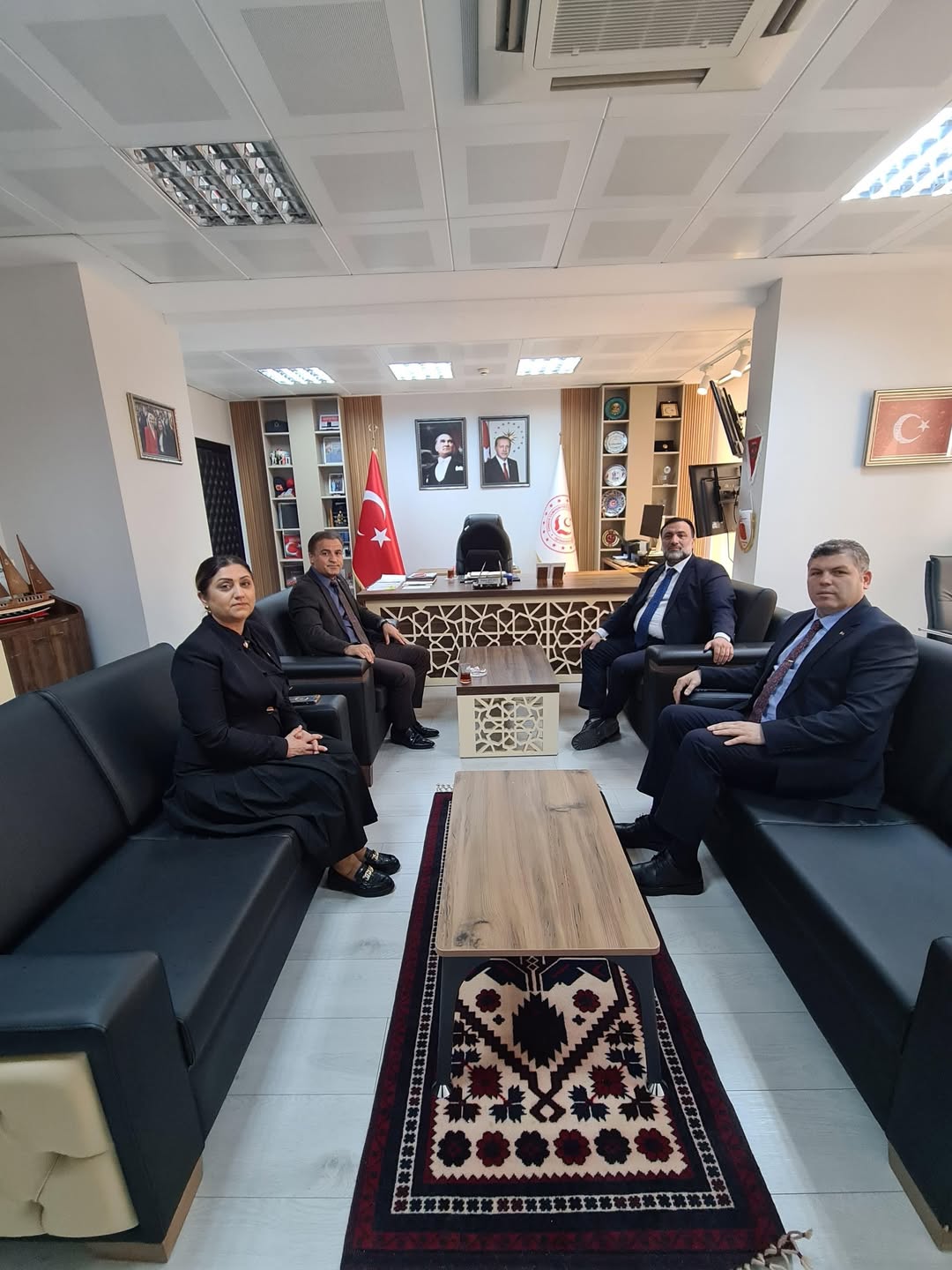 27. Dönem Milletvekili Sayın Cemal BEKLE, İl Müdürümüz Sayın Emine BÖÇKÜN’ü Makamında Ziyaret Etti