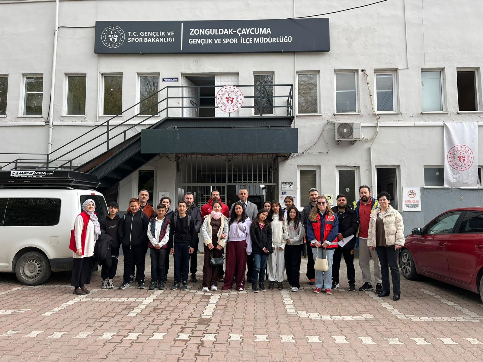 Dünya Romanlar günü ve Roman Eylem Planı kapsamında Gençlik ve Spor İlçe Müdürlüğü ziyaret edilmiştir. 