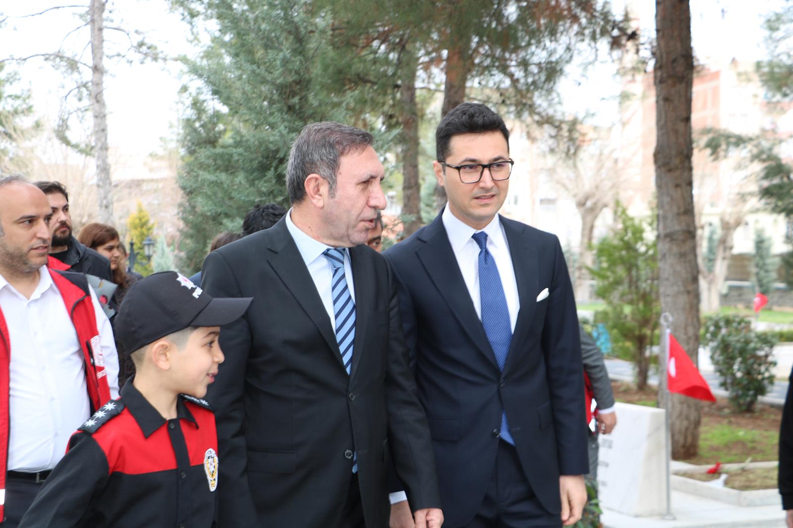 Arefe Günü’nde Şehitlerimize Anlamlı Ziyaret