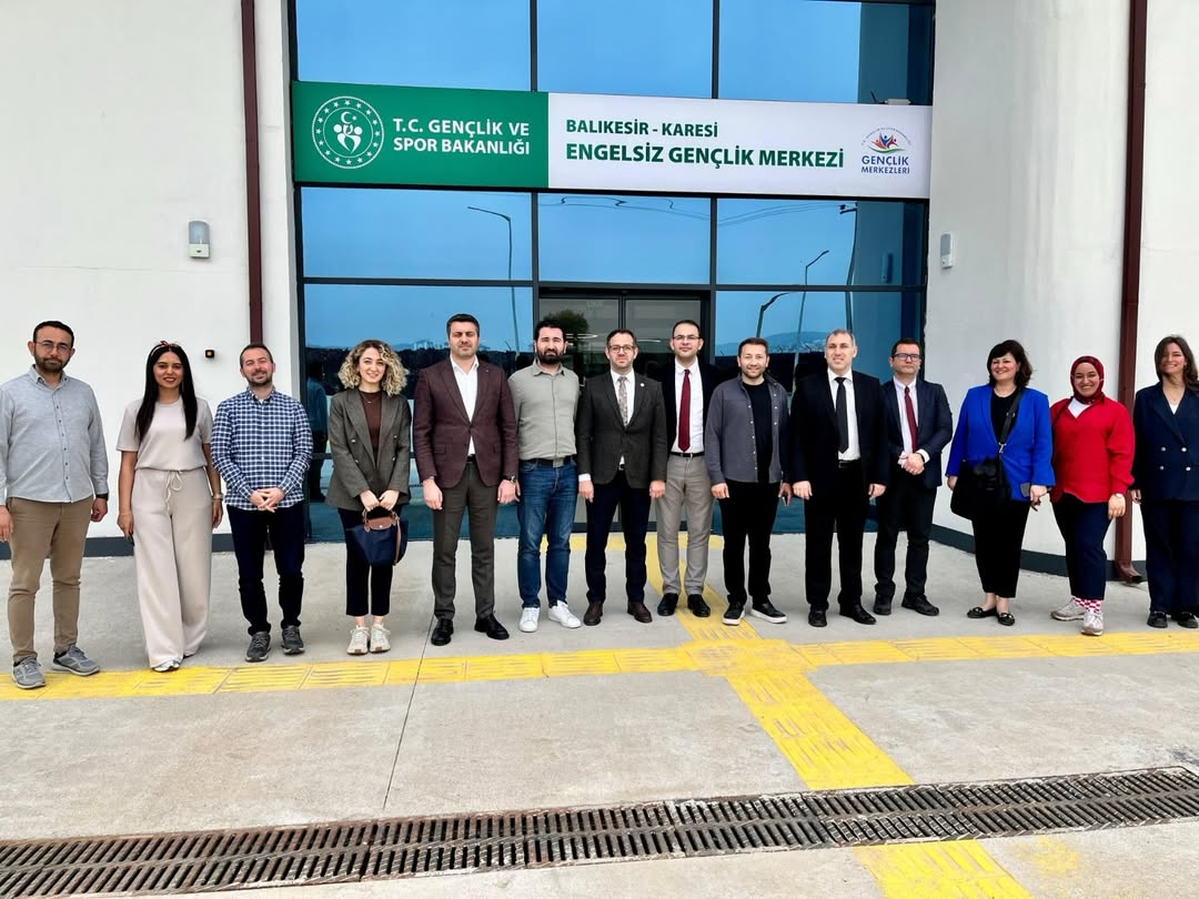 Bakanlığımız Heyetinden, Karesi Engelsiz Gençlik Merkezi'ne 'Roman Eylem Planı' Kapsamında Ziyaret