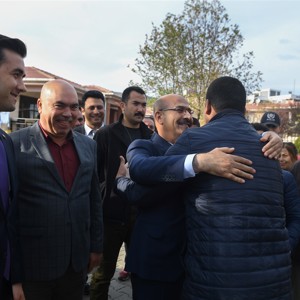 Valimiz Mahmut Demirtaş, Karaisalı Engelsiz Yaşam Bakım Rehabilitasyon ve Aile Danışma Merkezimizde İncelemelerde Bulundu - fotoğraf 3