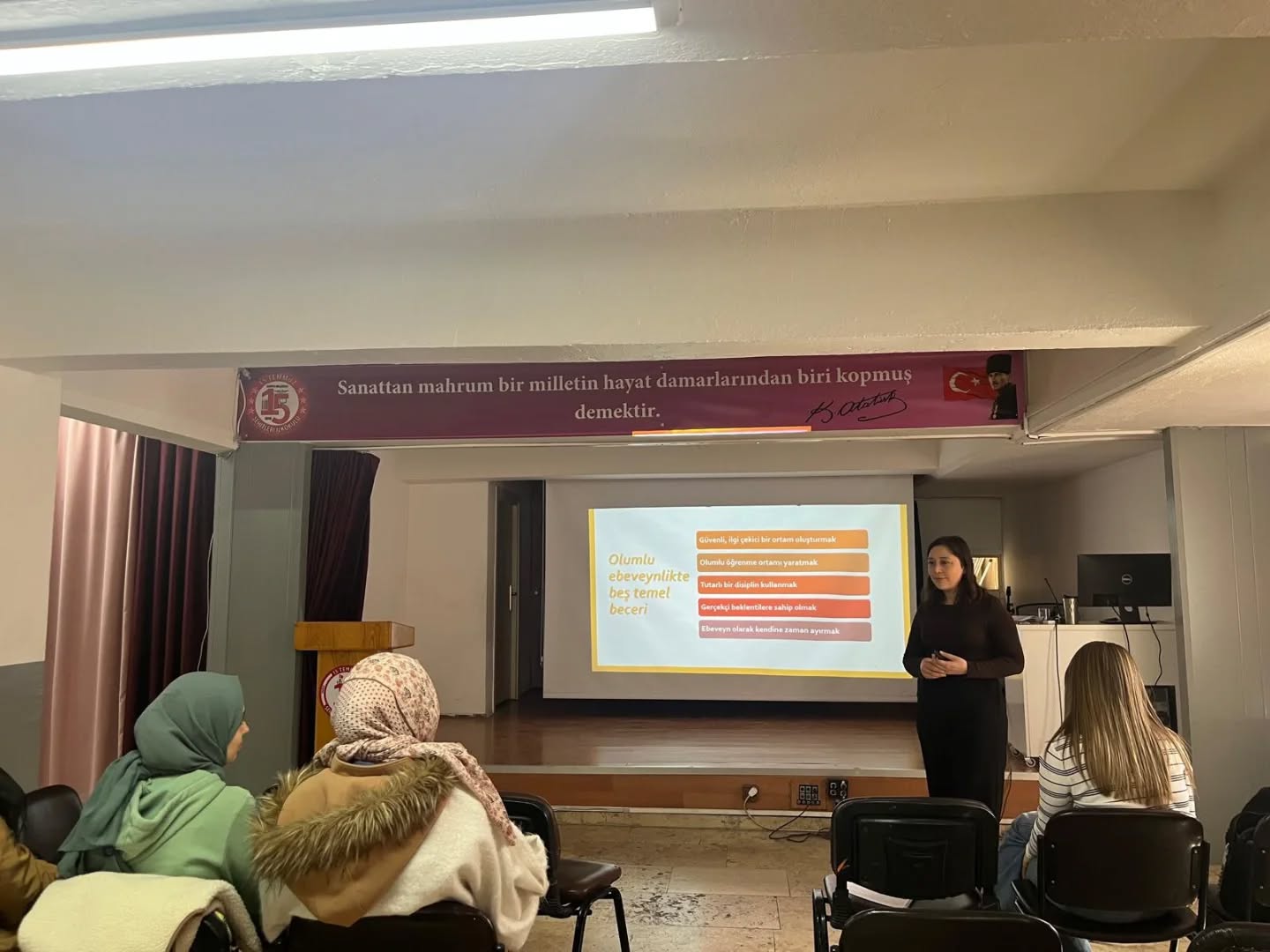 "Tütün Bağımlılığı ile Mücadele" ve "Olumlu Ebeveynlik Becerileri" Konularında Eğitim Gerçekleştirilmiştir.