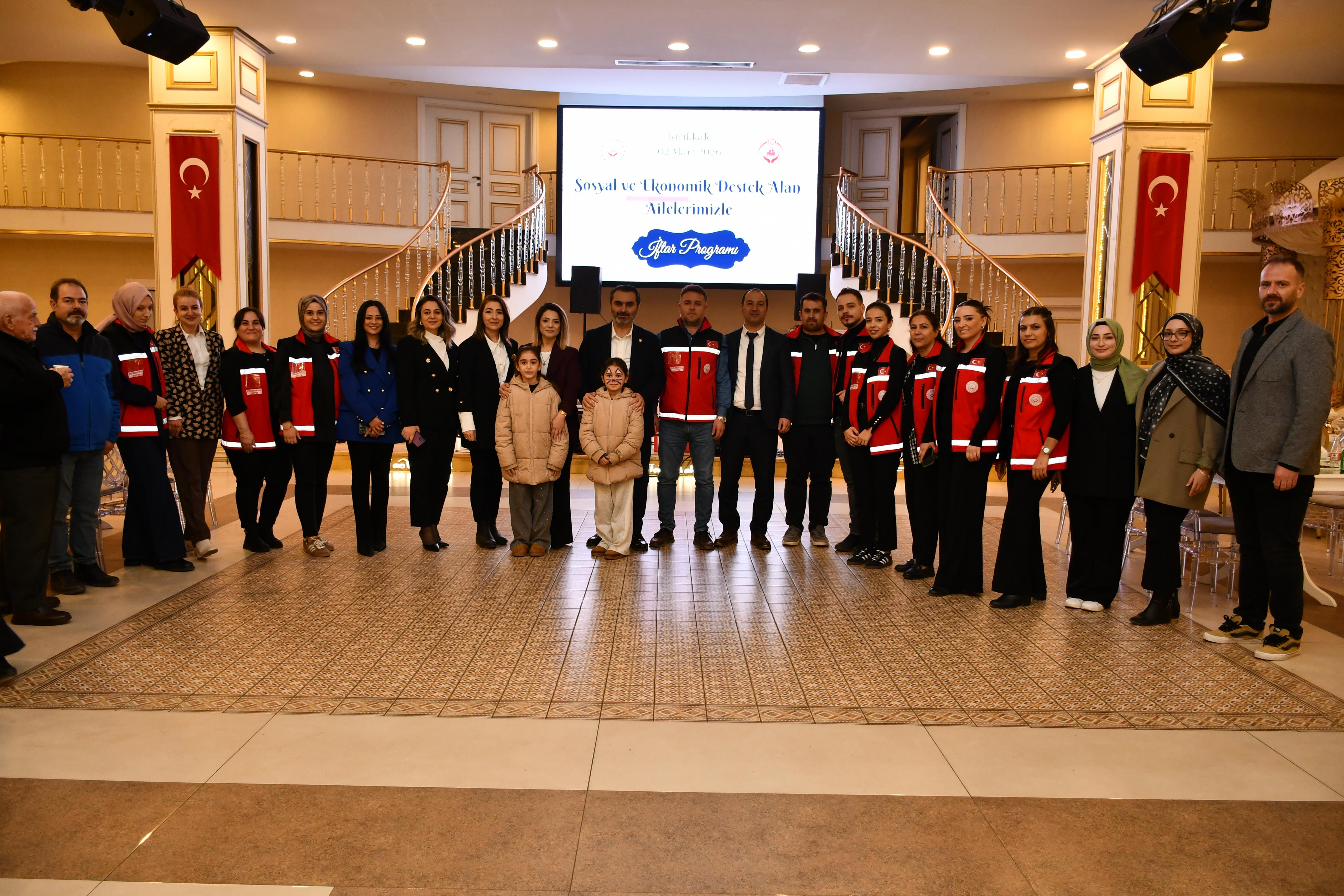 Milletvekilimiz Sayın Mustafa KAPLAN ve eşi İlknur KAPLAN Hanımefendi’nin katkılarıyla, Müdürlüğümüz hizmetlerinden yararlanan ailelerimize yönelik iftar programı gerçekleştirildi.
